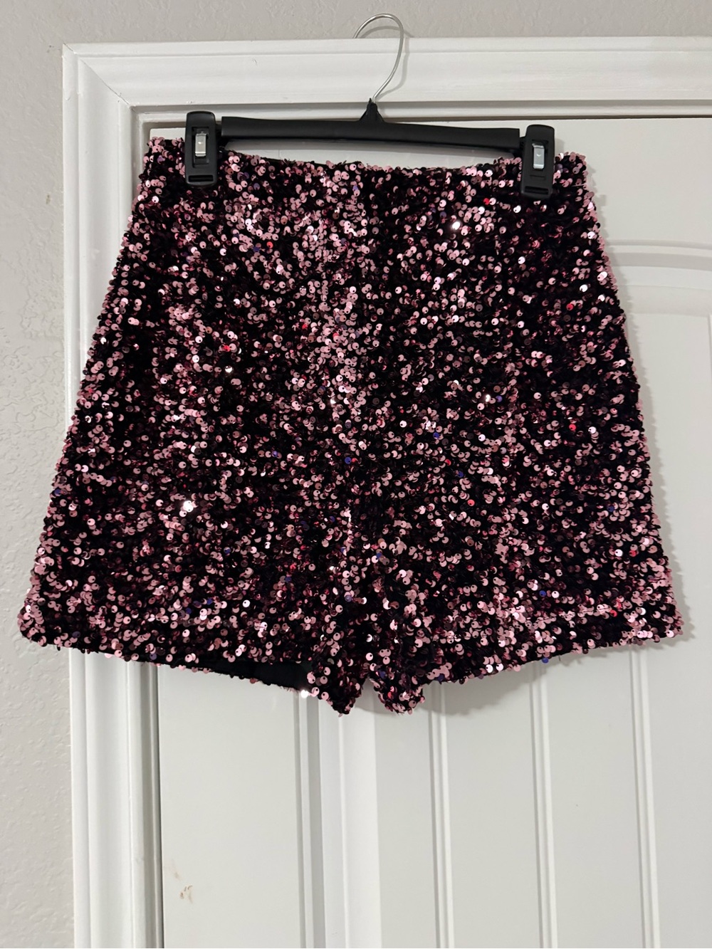 Zara Burgundy Sequin Skort Shorts Size
S- Party